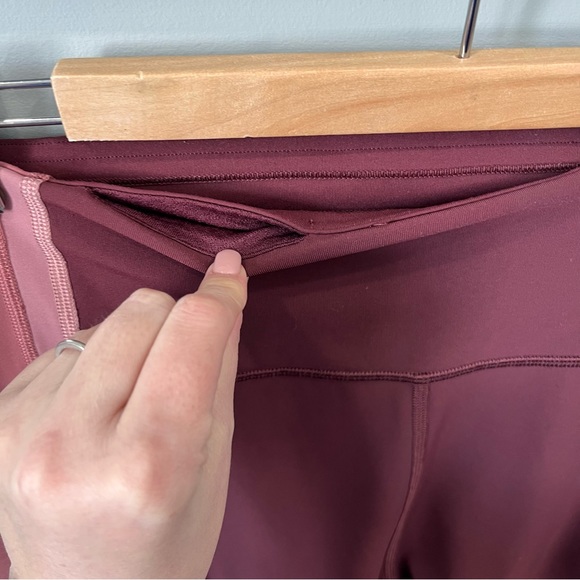 Lululemon Wild Twist 7/8 Tight *25"
Redwood / Auburn / Quicksand size 10 - Picture 11 of 13